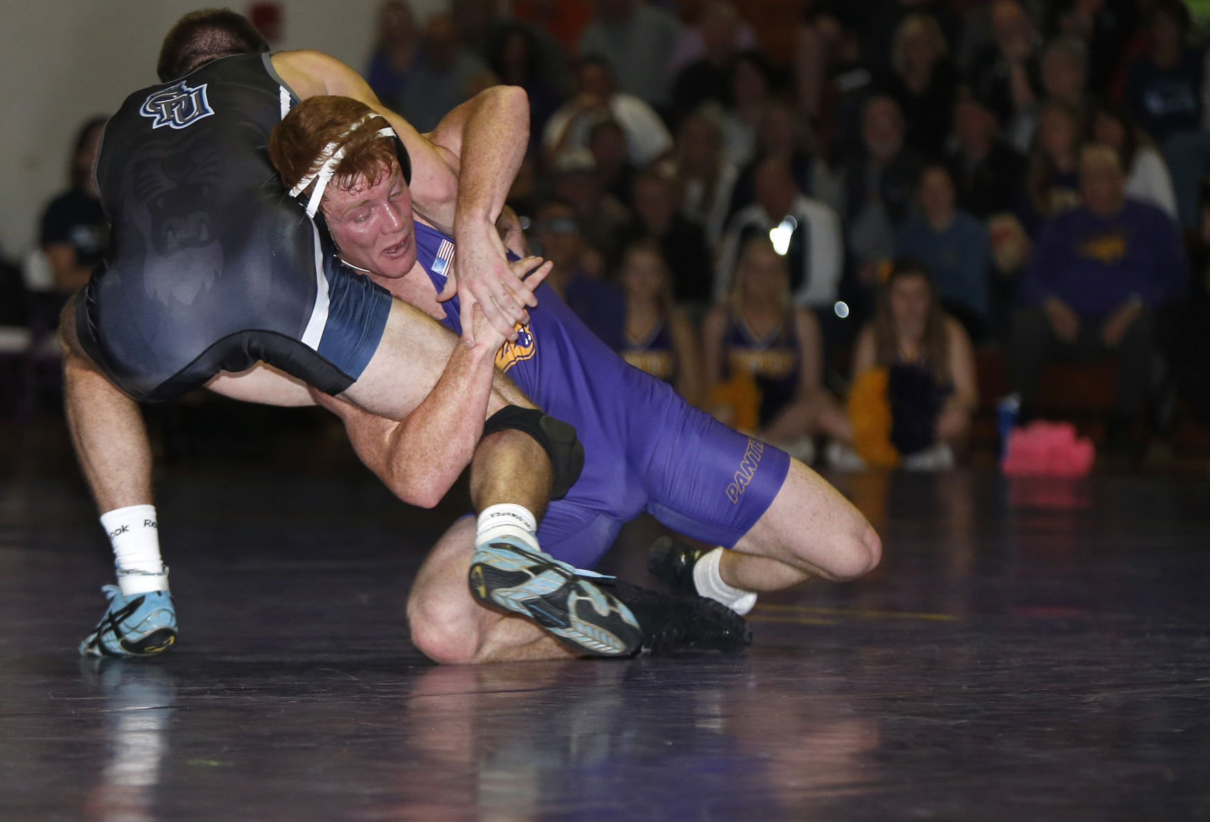 112716mp-uni-wrestling-13